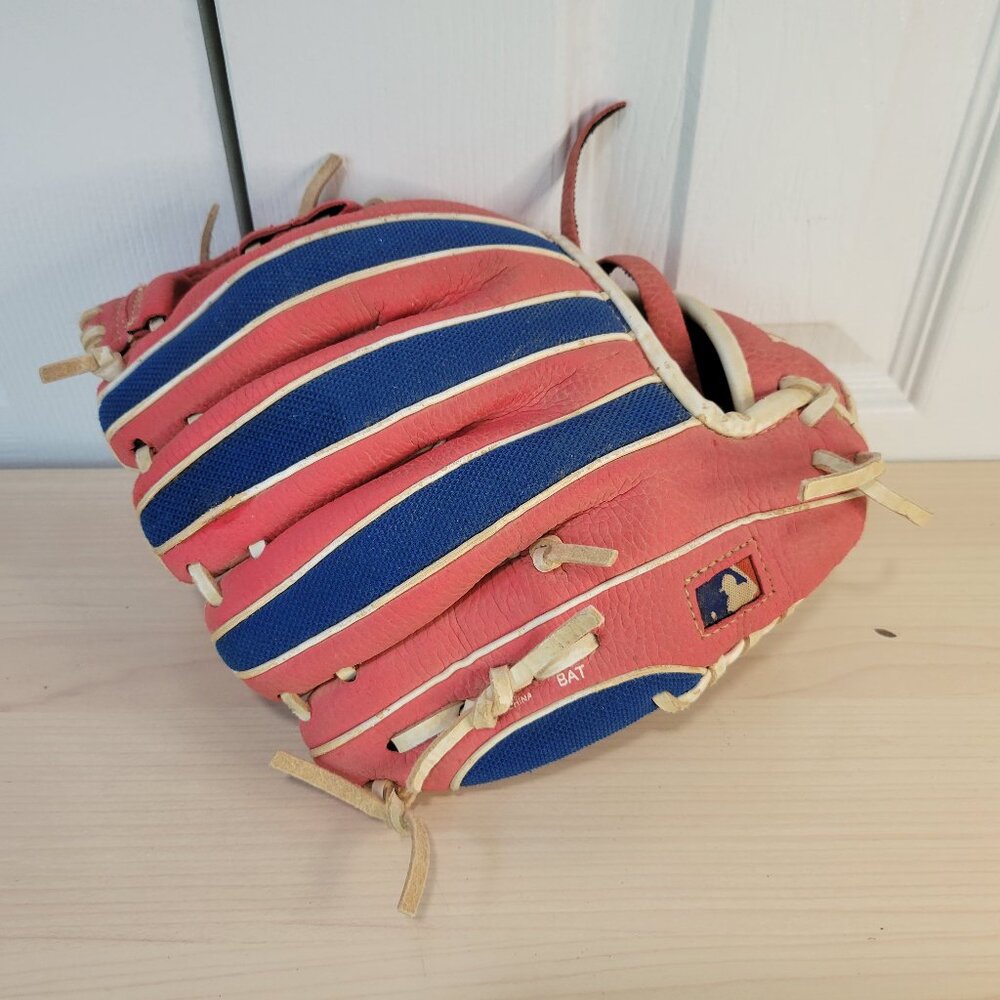 WILSON MLB Philadelphia Phillies Red Blue Right Hand Kids' 10" Baseball Glove